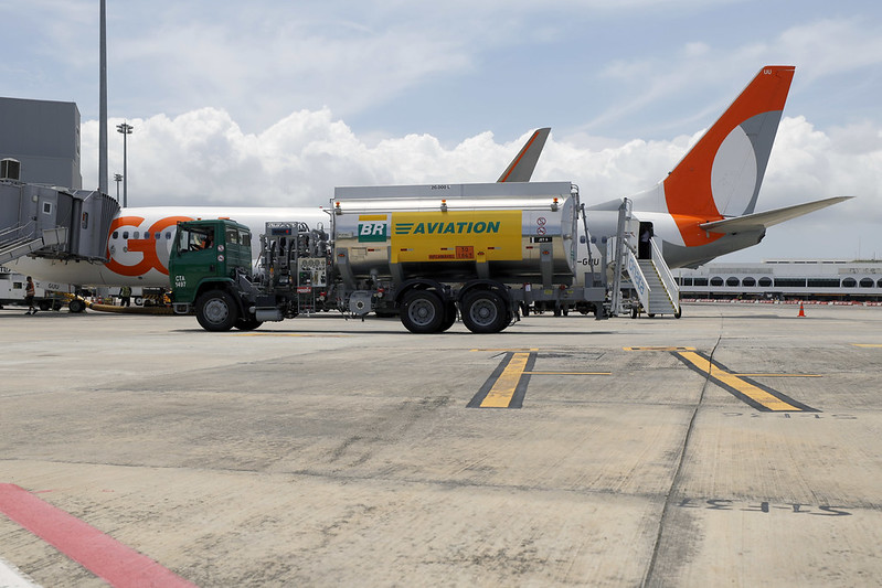 Salvador inaugura primeira operação regular de avião na América Latina com combustível sustentável (SAF)