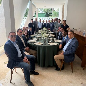 ACM Neto reúne parlamentares federais em Brasília para discutir estratégias de 2026 na Bahia