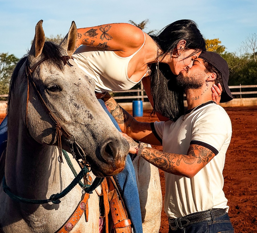 Zé Felipe faz declaração apaixonada em aniversário de Ana Castela