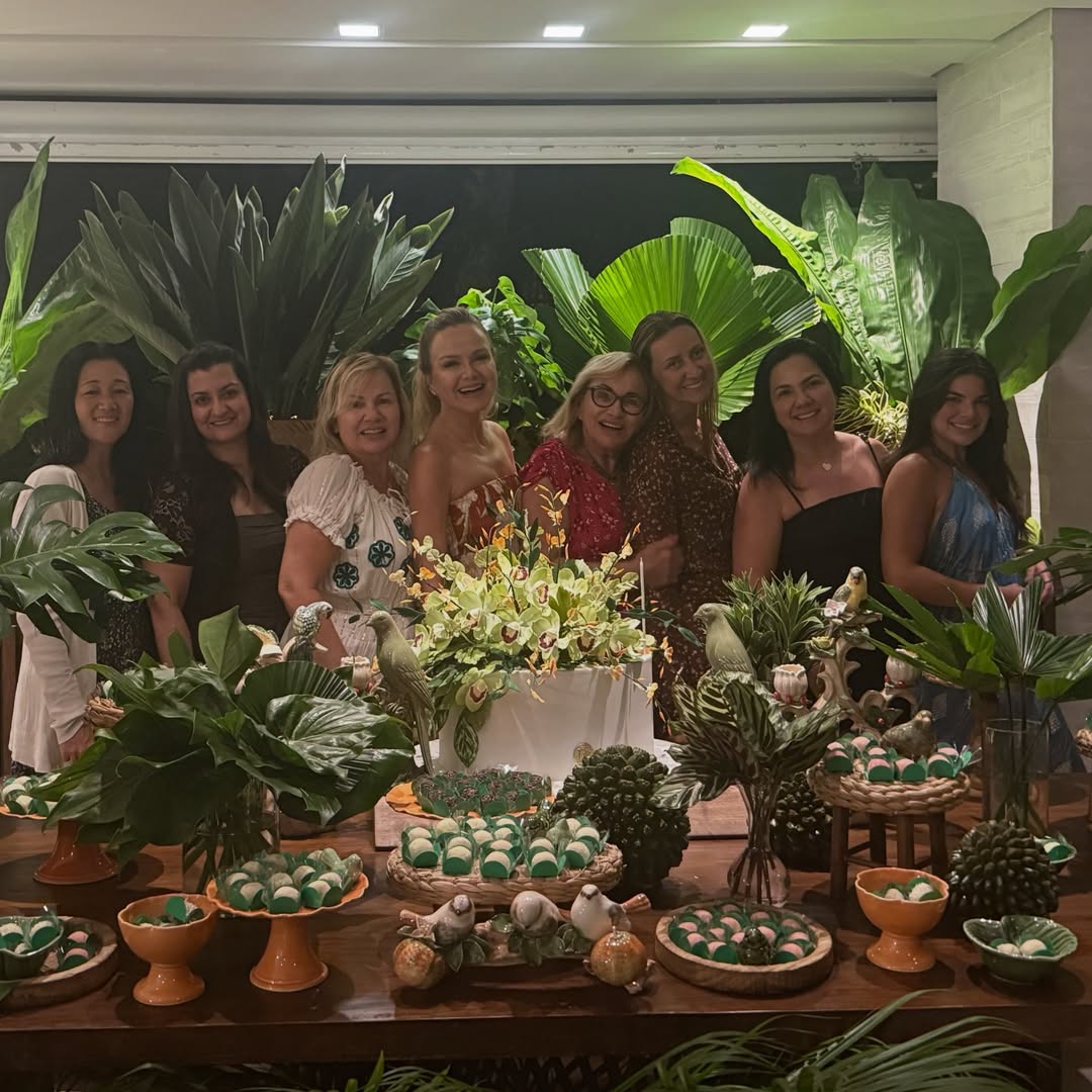 Eliana comemora aniversário em festa intimista com a família