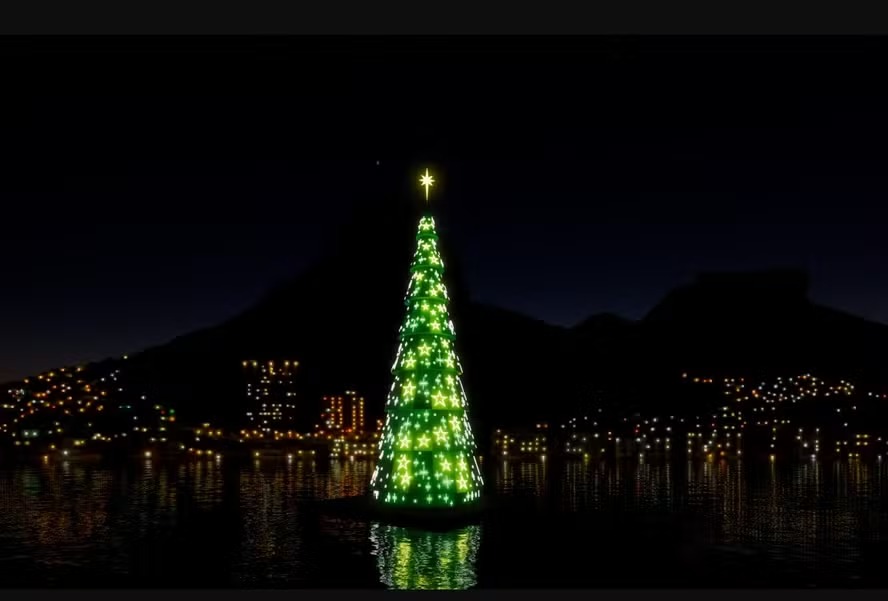 Árvore de Natal da Lagoa estreia em 6 de dezembro com 60 metros de altura