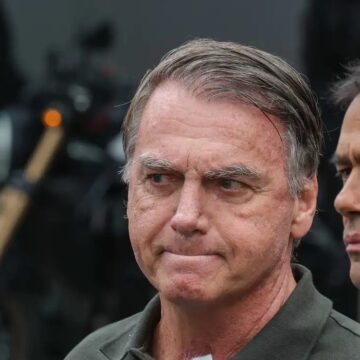 Bolsonaro está preso em sala de 12m² com banheiro privativo na Polícia Federal