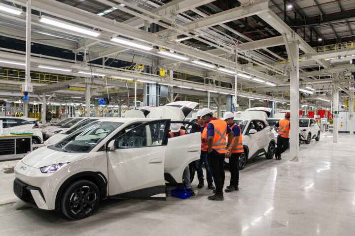 BYD inicia segundo turno em Camaçari e amplia produção da fábrica