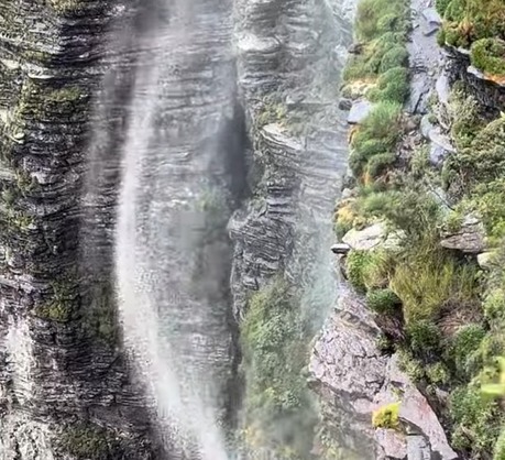 Página oficial do Instagram publica vídeo da Cachoeira da Fumaça, na Chapada Diamantina: ‘Momento de paz’