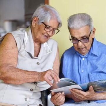 Casal de idosos oficializa casamento religioso após quase 70 anos juntos na Bahia