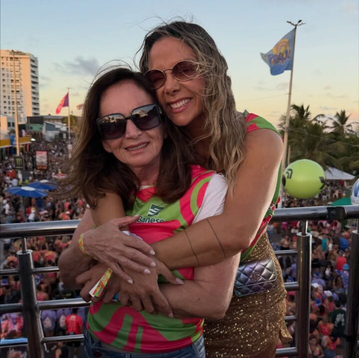 Carla Perez faz homenagem de aniversário à mãe após Pré-Caju: ‘Amo ver essa alegria’