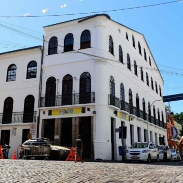 Casa do Benin reabre com exposição que celebra a conexão entre Bahia e a diáspora