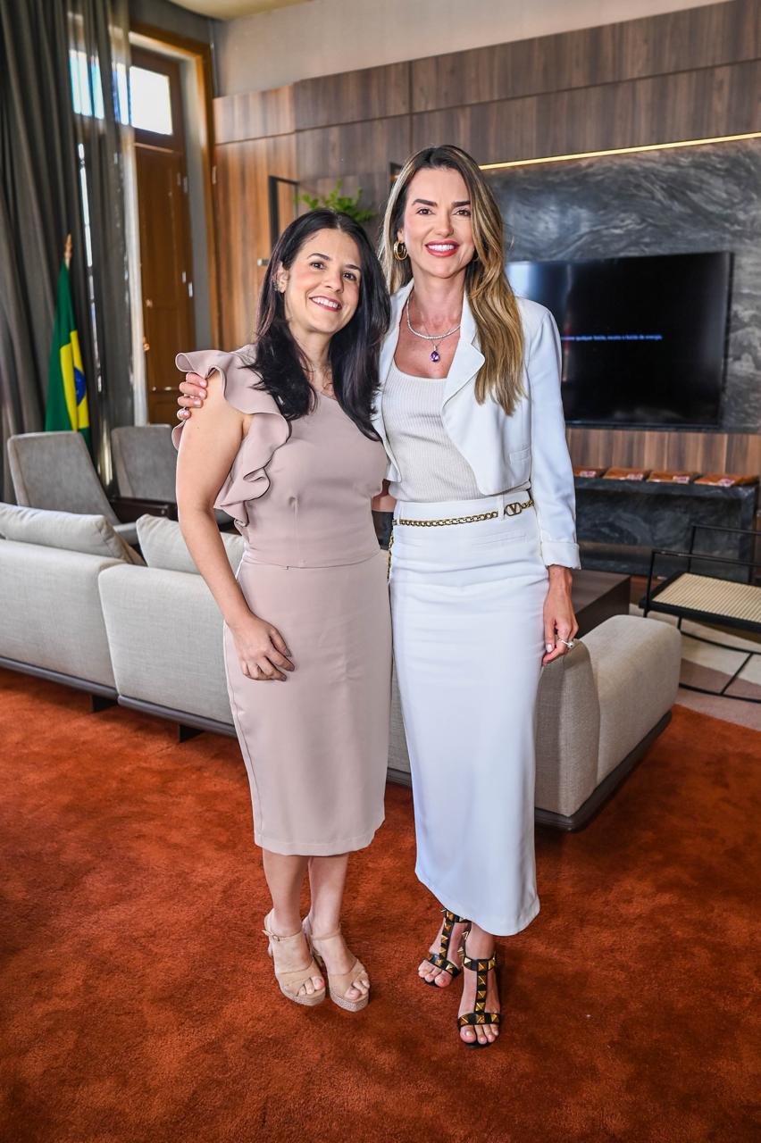 Paula Prates e Roberta Caires