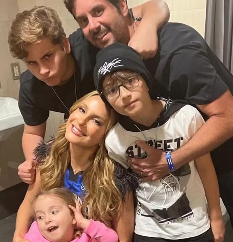 Claudia Leitte explica por que decidiu criar os filhos fora do Brasil: ‘Melhor coisa que eu fiz’