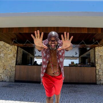 Orla de Pituaçu ganha novos restaurantes e palco fixo com programação diária de samba