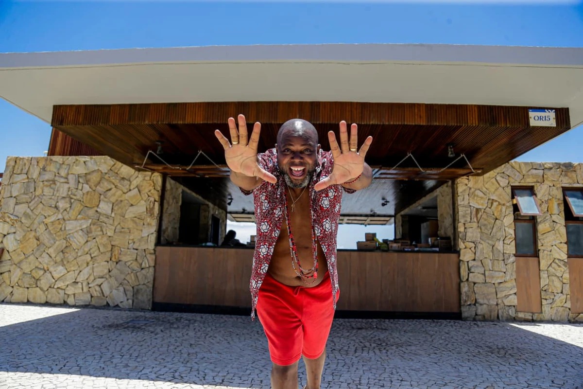 Orla de Pituaçu ganha novos restaurantes e palco fixo com programação diária de samba