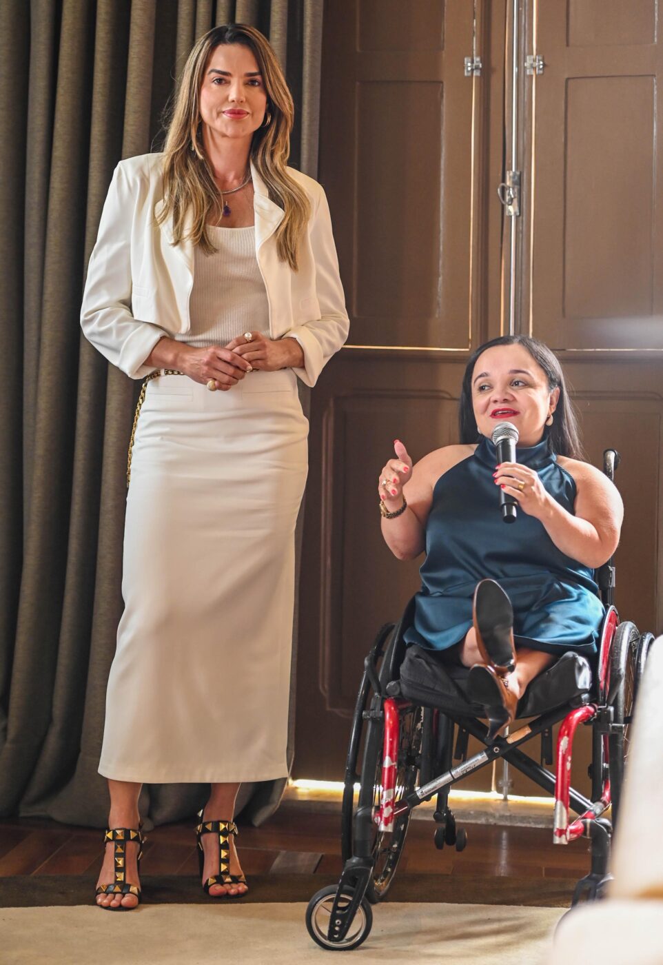 Roberta Caires e Amanda Brito Orleans