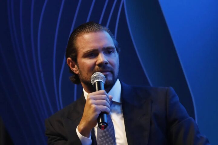 Defesa de dono do Banco Master entra com habeas corpus para tentar libertá-lo