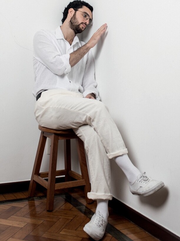 Primeiro álbum solo de Zeca Veloso, filho de Caetano, ganha data de lançamento; vem saber