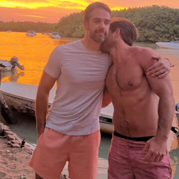 Governador do RS, Eduardo Leite passa feriado em praia na Bahia ao lado do marido, Thalis Bolzan; veja foto