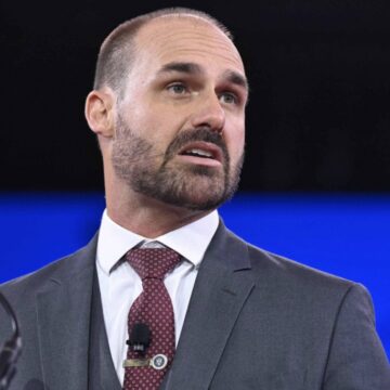 STF torna Eduardo Bolsonaro réu por coação após unanimidade em julgamento