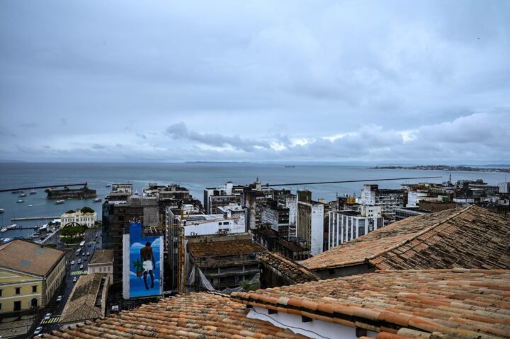 Frente fria provoca chuvas intensas em Salvador com acumulados superiores à média de novembro