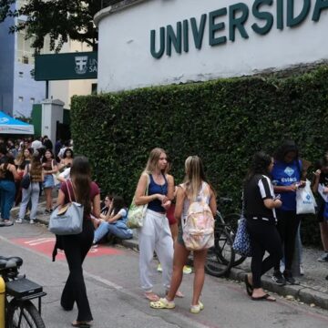 Enem 2025: candidatos fazem prova de matemática e ciências da natureza neste domingo