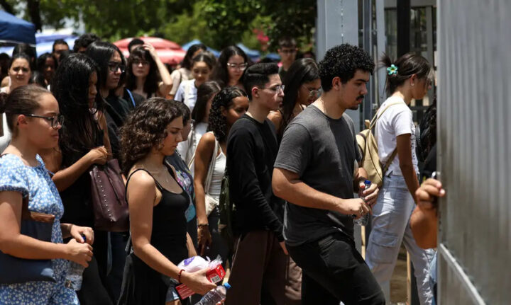 Enem 2025: cerca de 70% dos inscritos fizeram as duas etapas da prova; governo anuncia novidades para 2026