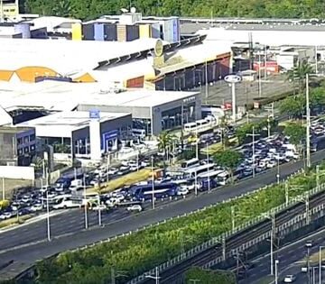 Após obras, trânsito na Av. ACM será totalmente liberado na noite desta segunda (10)