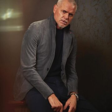 Diagnosticado com ELA, astro de ‘Grey’s Anatomy’ usa cadeira de rodas durante passeio em família