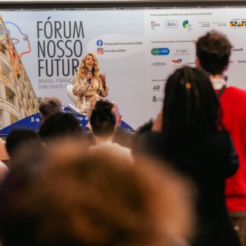 Erika Hilton defende reparação histórica e critica fundamentalismo religioso em Salvador