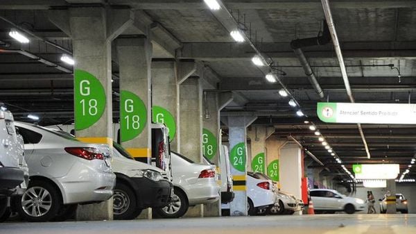 Estacionamentos dos shoppings de Salvador voltarão a ser gratuitos? Entenda