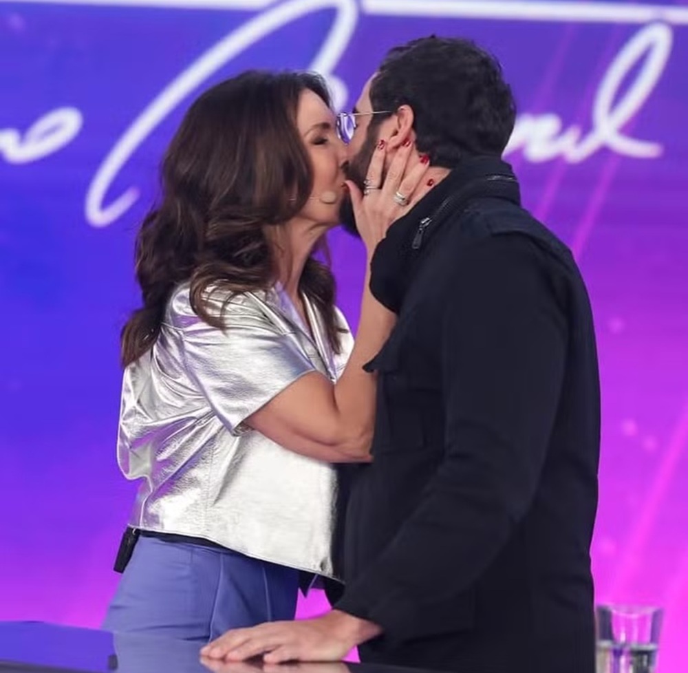Fátima Bernardes e Túlio Gadêlha participam de programa no SBT