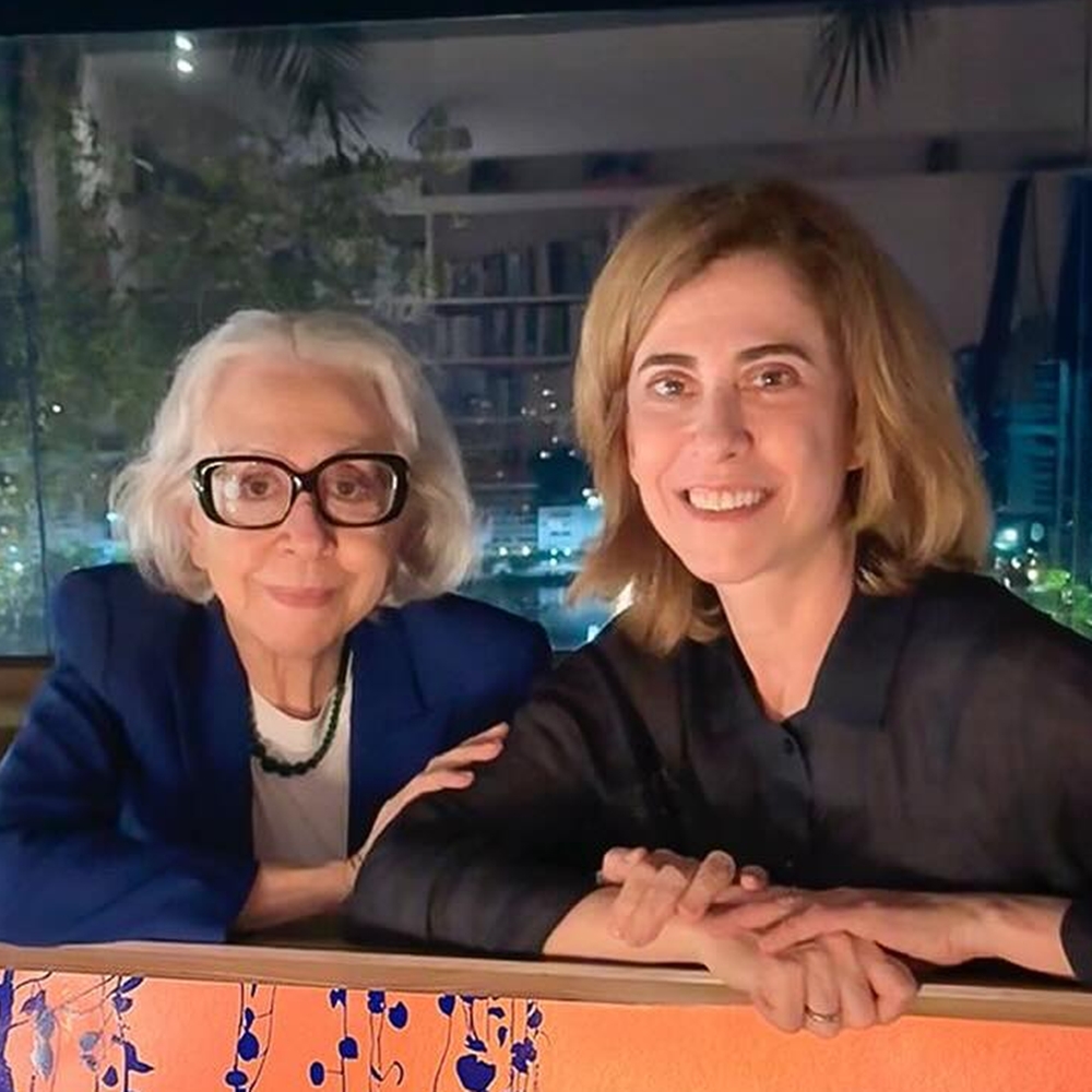 Fernanda Montenegro e Fernanda Torres posam com obra registrada em Salvador: ‘Uma honra’