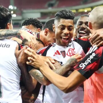 Flamengo goleia Sport e assume liderança do Brasileirão em noite de virada e rebaixamento; veja gols
