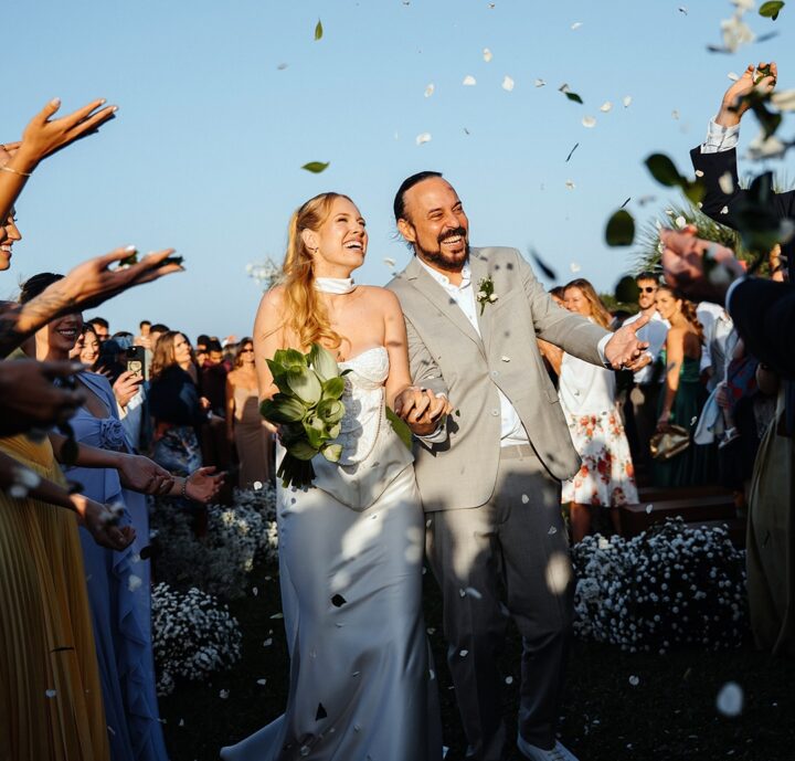 Gabriel O Pensador se casa em cerimônia intimista em Santa Catarina