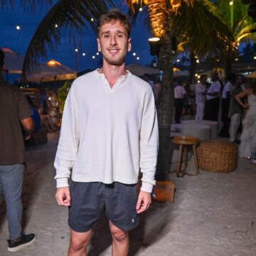 Influenciador Gringo Baiano dá dicas para Shawn Mendes aproveitar o verão na Bahia e destaca sua relação com Praia do Forte