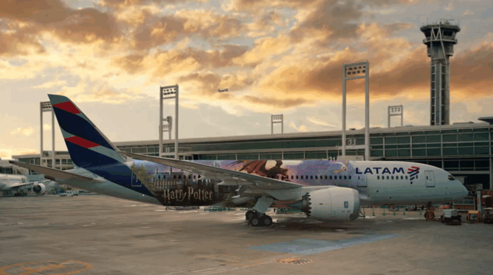 Latam pinta aviões em homenagem a Harry Potter e anuncia parceria; confira