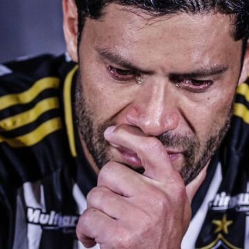 ‘Poucos reconhecem o esforço’: Hulk desabafa após perda do título da Copa Sul-Americana