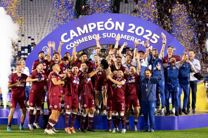 Lanús vence Atlético-MG nos pênaltis e é bicampeão da Sul-Americana