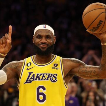 LeBron James volta a ser jogador mais bem pago da NBA; confira valores