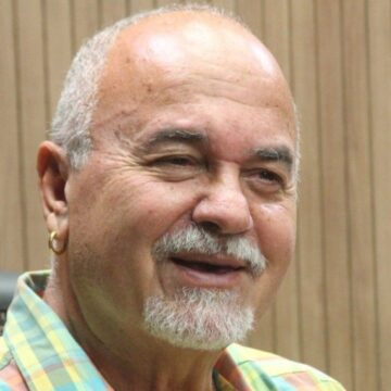 Antropólogo Luiz Mott é internado em Salvador após suspeita de infarto