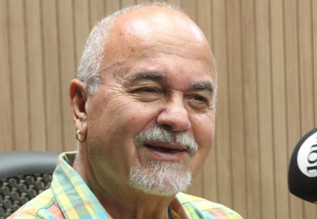 Antropólogo Luiz Mott é internado em Salvador após suspeita de infarto