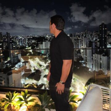 Filho de Ivete Sangalo participa de confraternização de Natal em Salvador