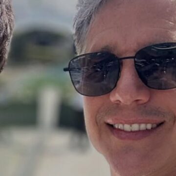 Marcio Garcia chama atenção ao postar fotos com o filho mais velho: ‘Lindos’