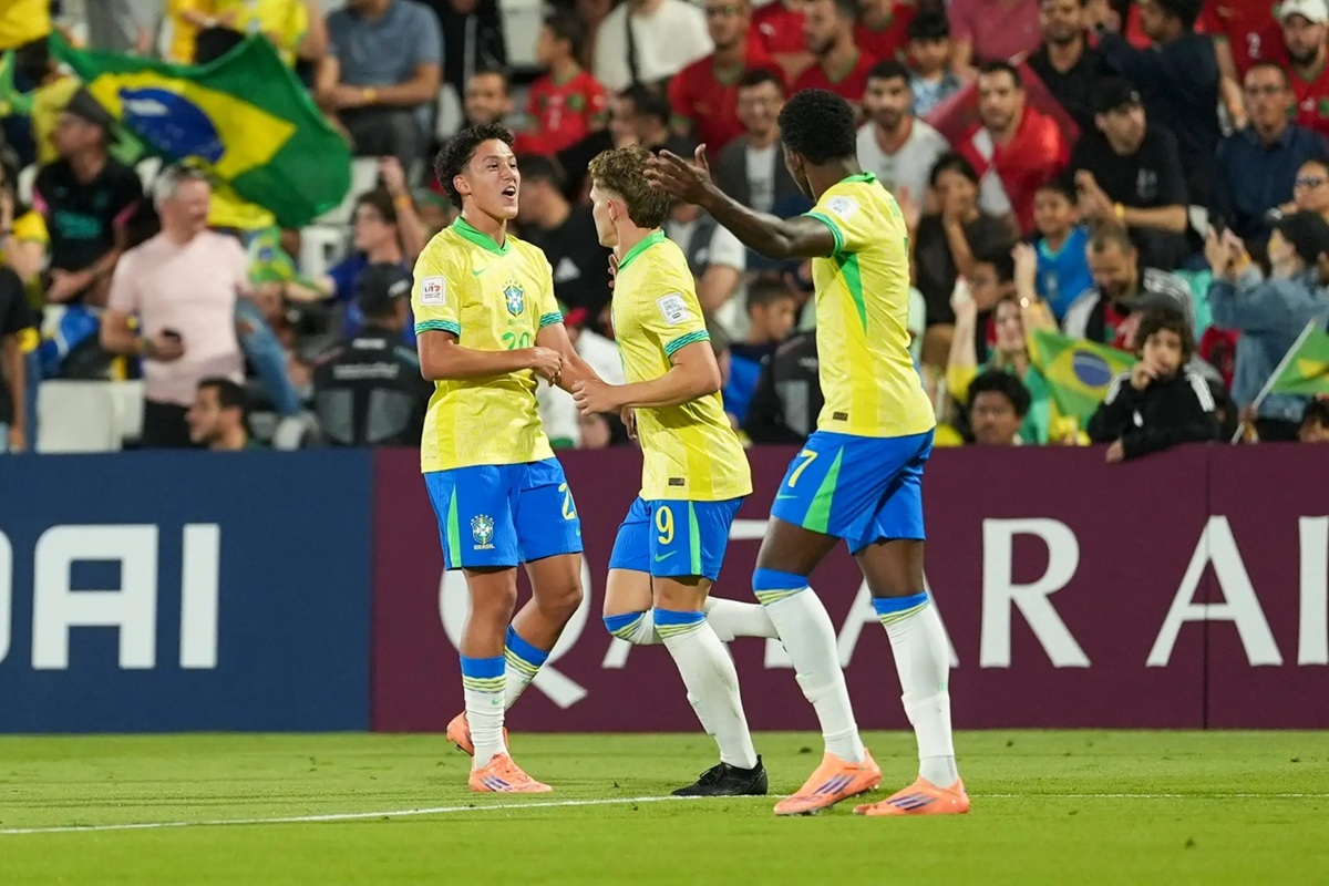 Brasil marca no último minuto e garante vaga na semi do Mundial Sub-17