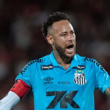 ‘Neymar, vamos só jogar bola!’: faixa em frente ao CT do Santos cobra camisa 10