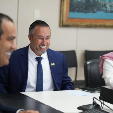 Prefeito Bruno Reis recebe embaixador dos Emirados Árabes para tratar de investimentos em Salvador