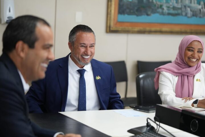 Prefeito Bruno Reis recebe embaixador dos Emirados Árabes para tratar de investimentos em Salvador
