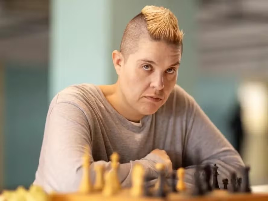 Atriz que faz Sandrão na série Tremembé desabafa e pede cuidado com críticas: ‘Fico triste’