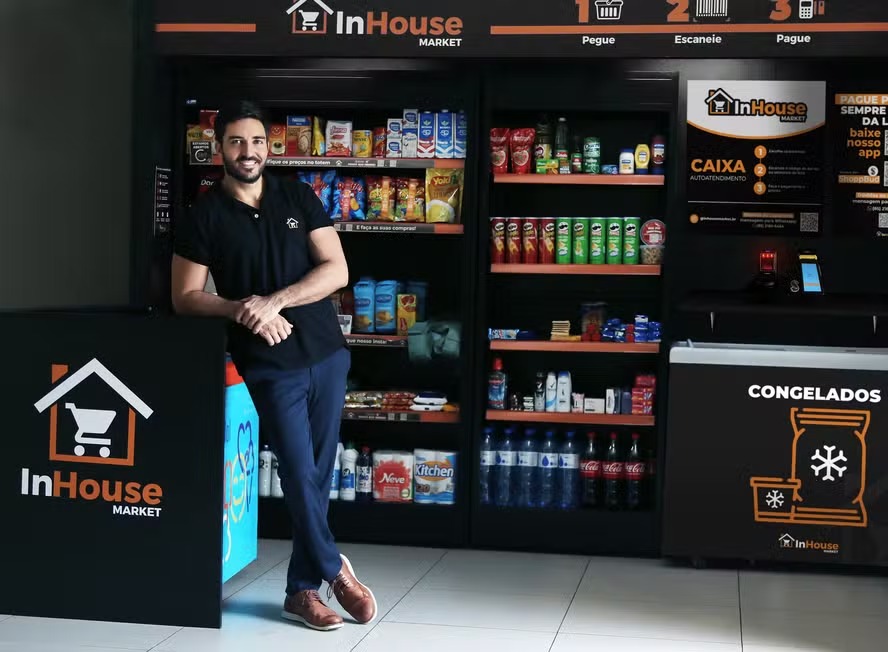 Startup cearense de minimercados autônomos alcança 1,8 mil lojas e projeta R$ 200 milhões em vendas