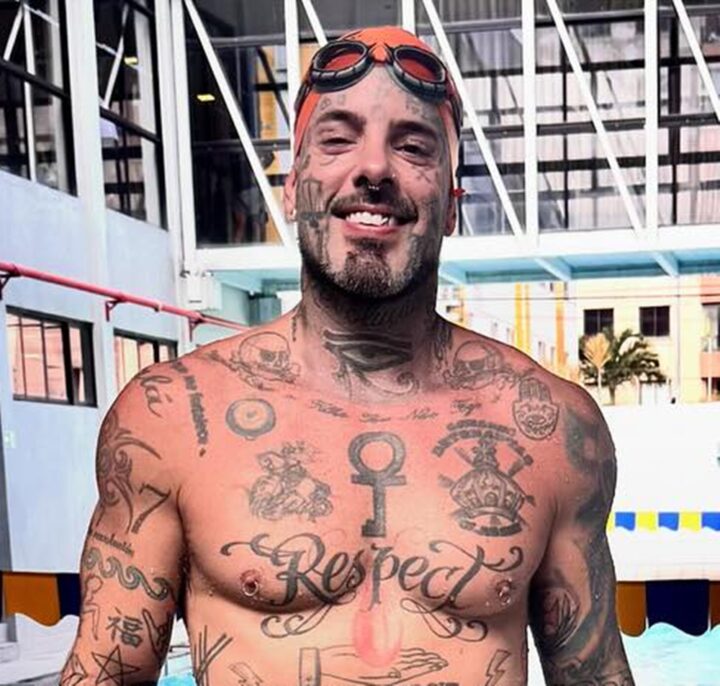 Após perder 20 kg, Tico Santa Cruz exibe nova forma física e empolga fãs: ‘Que homem’