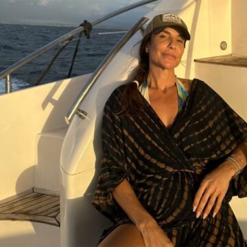 Ivete Sangalo curte passeio de lancha em Salvador e brinca: ‘Moro onde todo mundo passa férias’