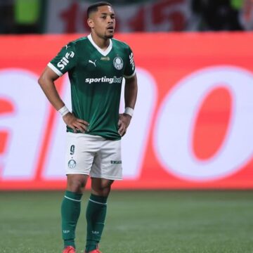 Vitor Roque pode ficar fora das últimas rodadas do Brasileirão após denúncia no STJD