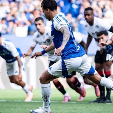 Vitória perde do Cruzeiro e segue no Z-4 do Brasileirão; veja melhores momentos Vitória perde do Cruzeiro e segue no Z-4 do Brasileirão; veja melhores momentos